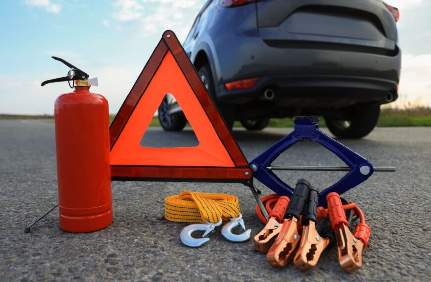 Jak poradzić sobie z awarią na drodze? Praktyczny poradnik dla każdego kierowcy