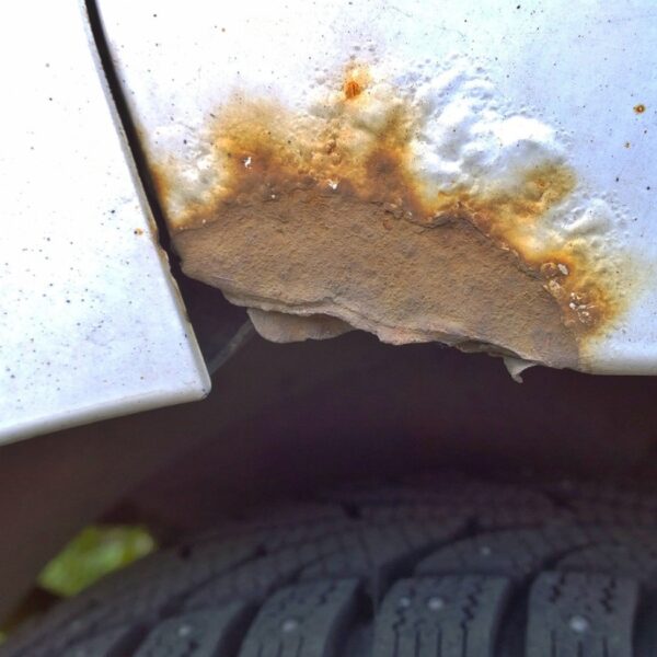 Jak skutecznie usunąć rdzę z samochodu? Praktyczne wskazówki