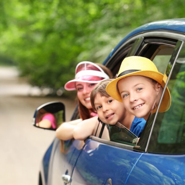 Najlepsze miejsca na weekendowe wypady samochodem: Inspirujące trasy i atrakcje turystyczne
