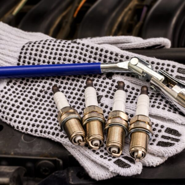 Świece zapłonowe: Czy warto oszczędzać na jakości?