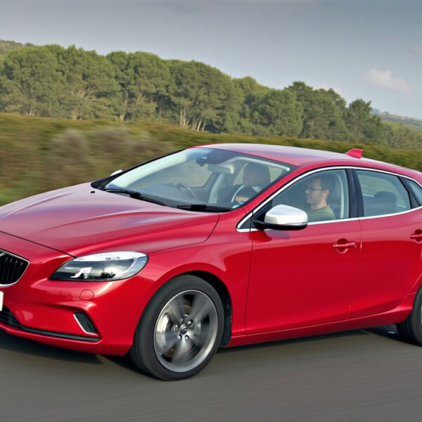 Volvo V40 – opinie, cena, dane techniczne, wymiary, spalanie, osiągi