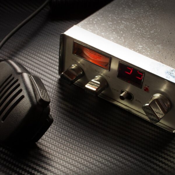 Autodetektory radarowe: Czy warto inwestować i jak wybrać odpowiedni model?