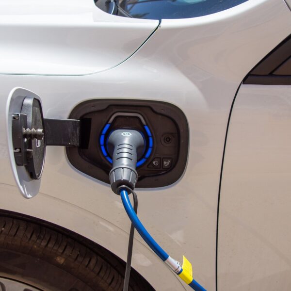 Top 10 najczęstszych awarii elektryki w nowoczesnych samochodach i jak ich unikać