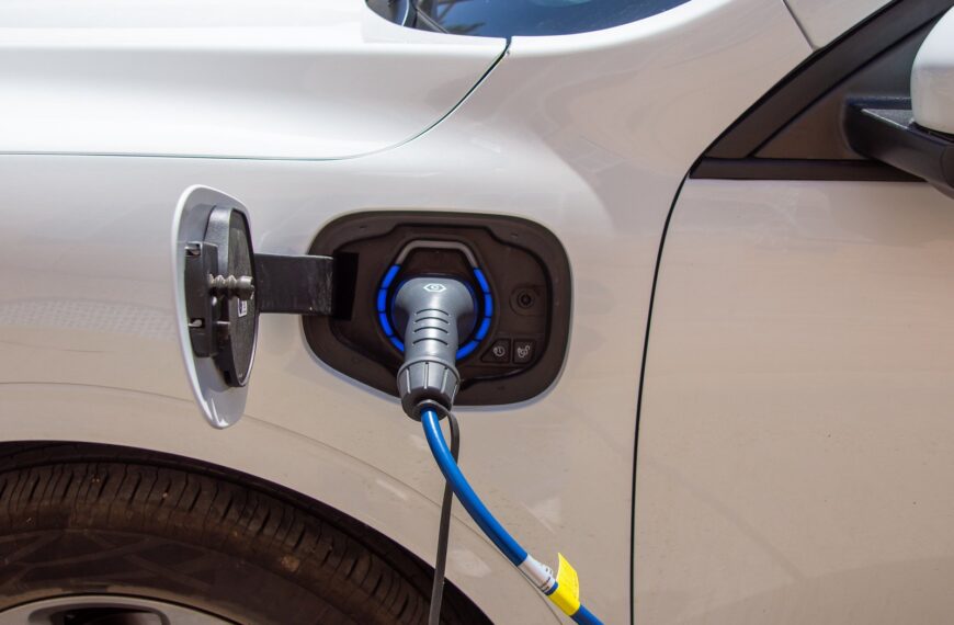 Top 10 najczęstszych awarii elektryki w nowoczesnych samochodach i jak ich unikać