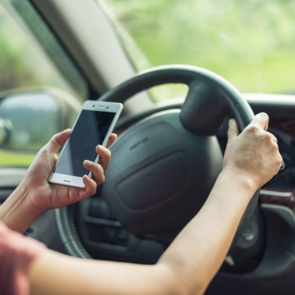 Przegląd aplikacji mobilnych dla kierowców: Najlepsze narzędzia do nawigacji i nie tylko.