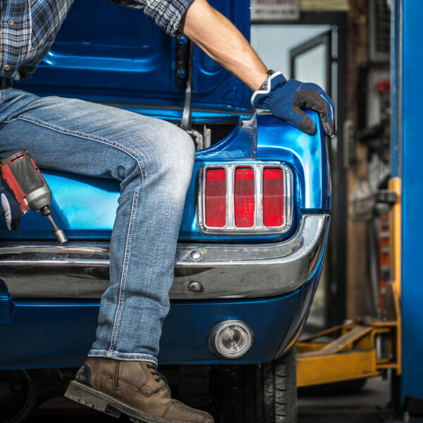 Renowacja samochodów klasycznych: Praktyczny poradnik dla pasjonatów