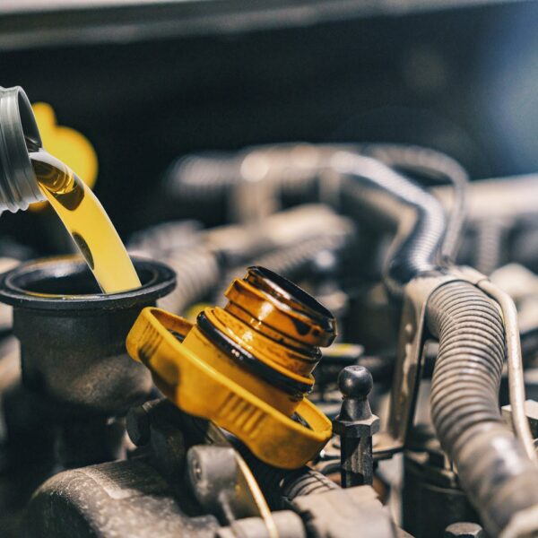 Jak wybrać odpowiedni olej silnikowy do swojego samochodu?