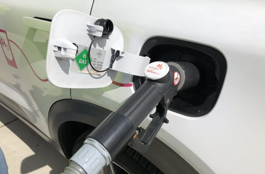 Czy warto inwestować w auta z napędem na wodór? Przyszłość motoryzacji z perspektywy ekologicznej.