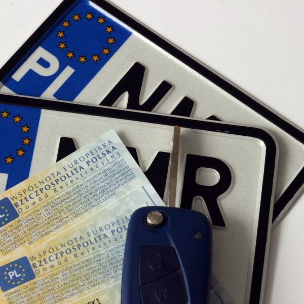 Poradnik młodego kierowcy: Jak zdać egzamin na prawo jazdy za pierwszym razem?