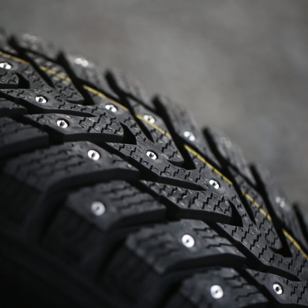 Jak recykling opon wpływa na środowisko? Procesy, korzyści i wyzwania branży motoryzacyjnej