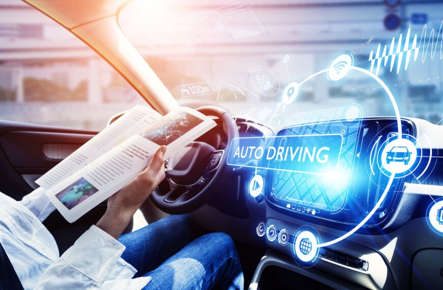 Wpływ autonomicznych pojazdów na przyszłość motoryzacji: Co oznacza to dla kierowców?